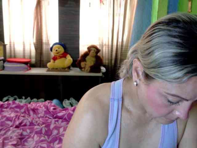 Charlizetheron1 webcam