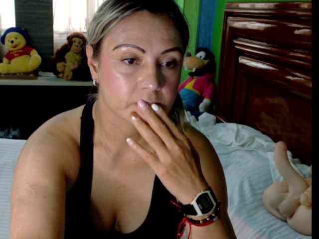 Charlizetheron1 webcam