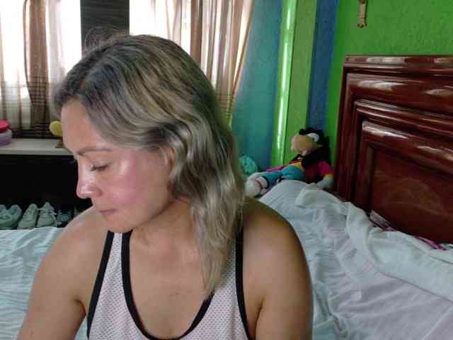 Charlizetheron1 webcam
