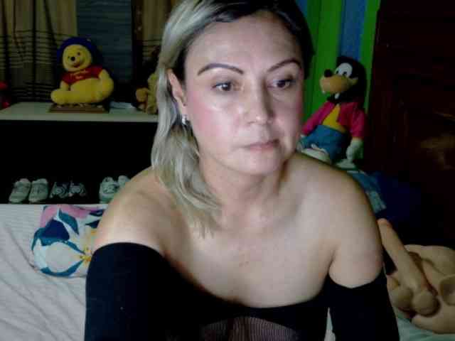 Charlizetheron1 webcam