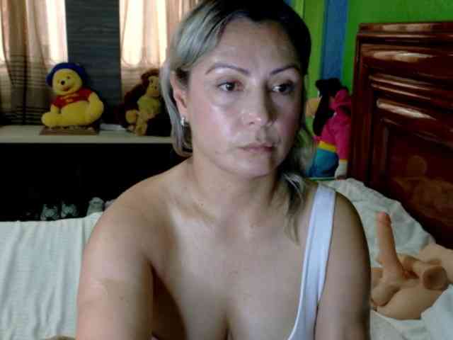 Charlizetheron1 webcam