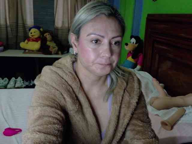 Charlizetheron1 webcam