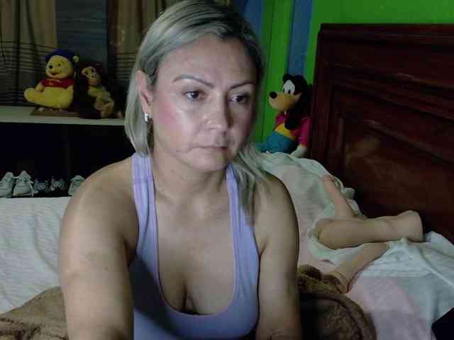 Charlizetheron1 webcam