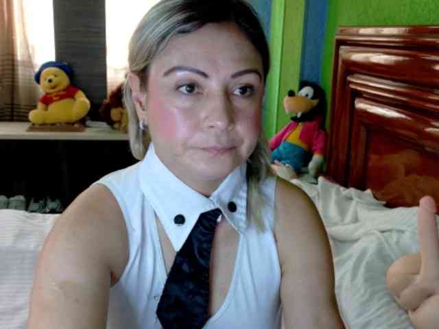 Charlizetheron1 webcam