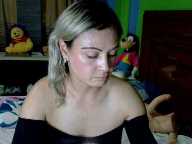 Charlizetheron1 webcam