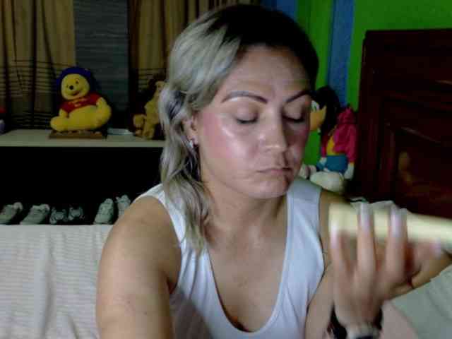 Charlizetheron1 webcam