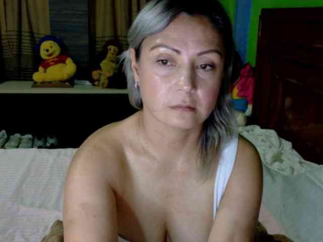 Charlizetheron1 webcam
