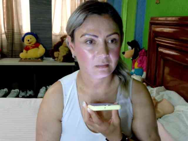 Charlizetheron1 webcam