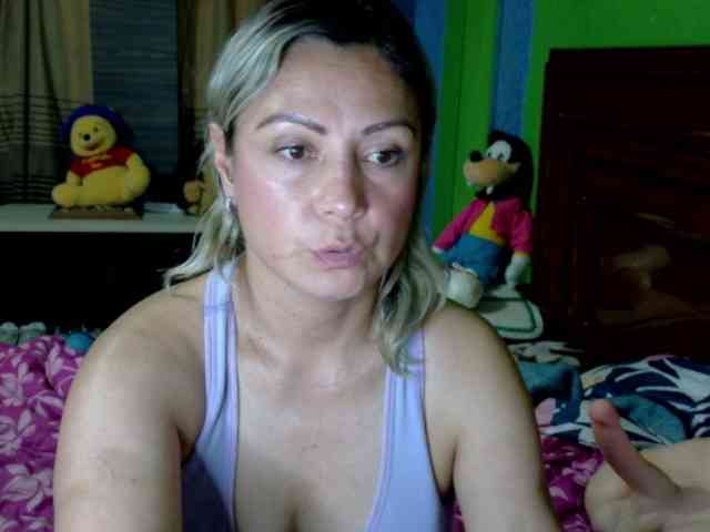 Charlizetheron1 webcam