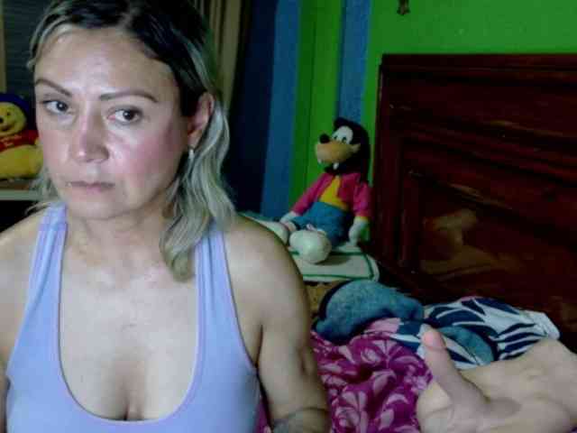 Charlizetheron1 webcam