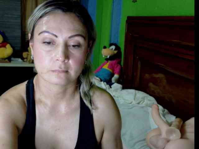 Charlizetheron1 webcam