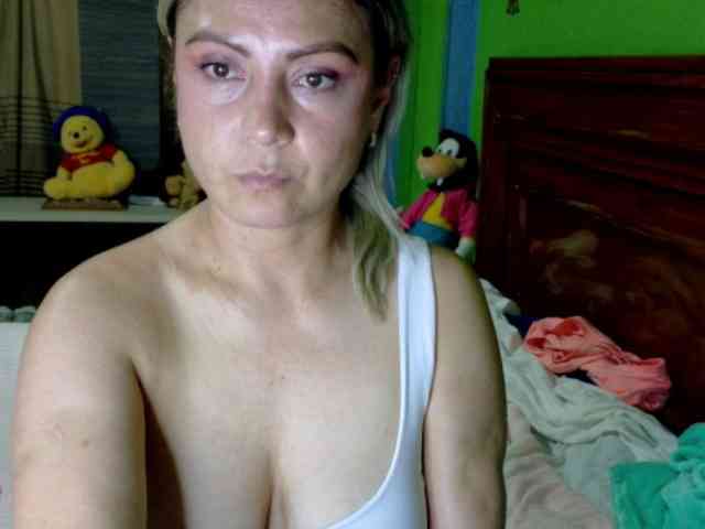 Charlizetheron1 webcam