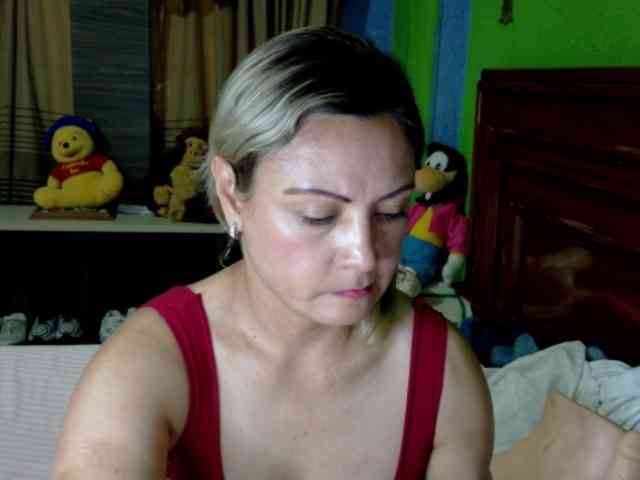 Charlizetheron1 webcam