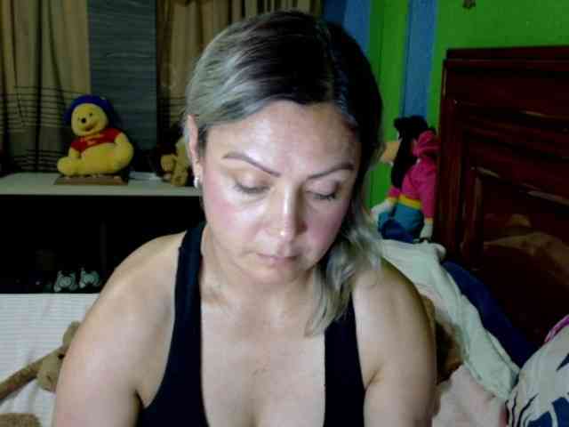 Charlizetheron1 webcam