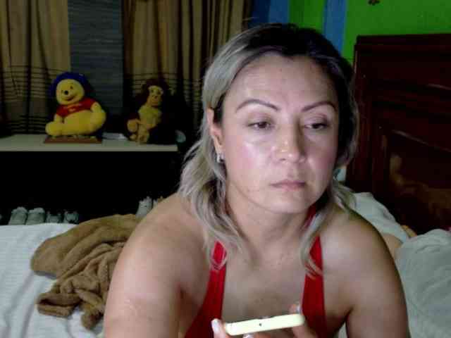 Charlizetheron1 webcam