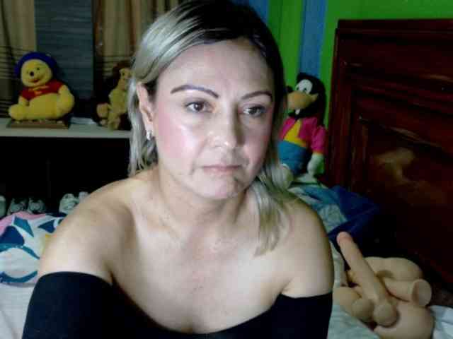 Charlizetheron1 webcam