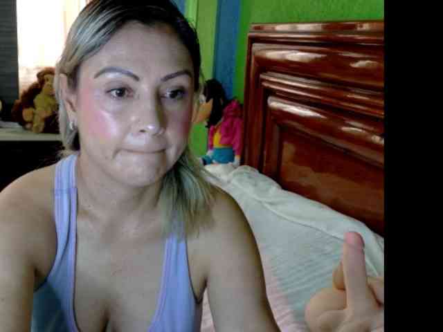 Charlizetheron1 webcam