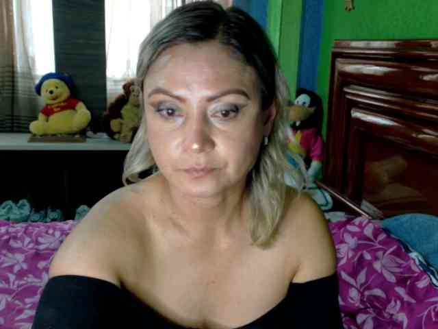 Charlizetheron1 webcam