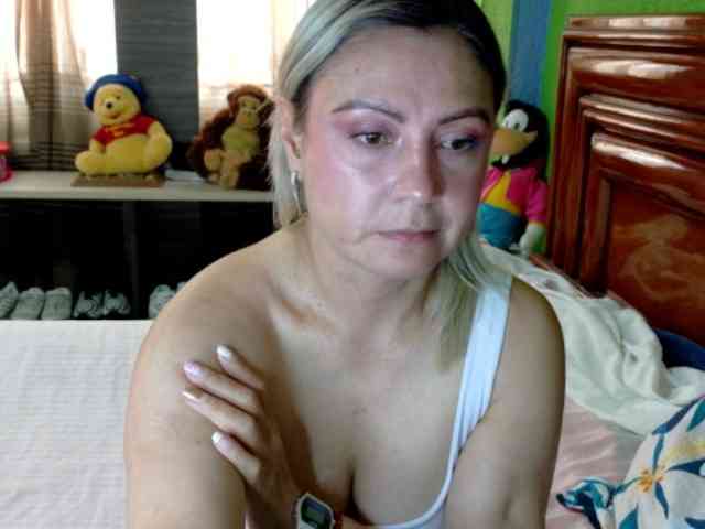 Charlizetheron1 webcam