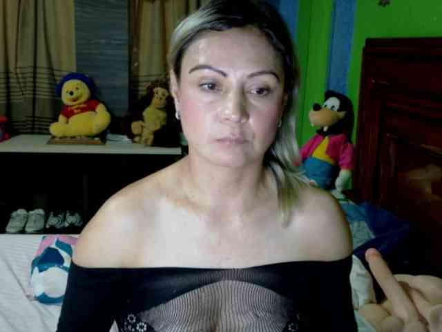 Charlizetheron1 webcam