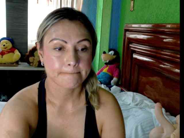 Charlizetheron1 webcam