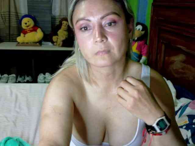 Charlizetheron1 webcam