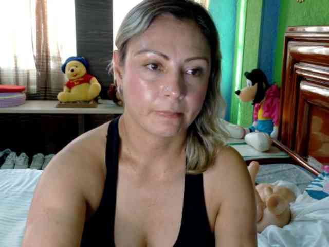 Charlizetheron1 webcam