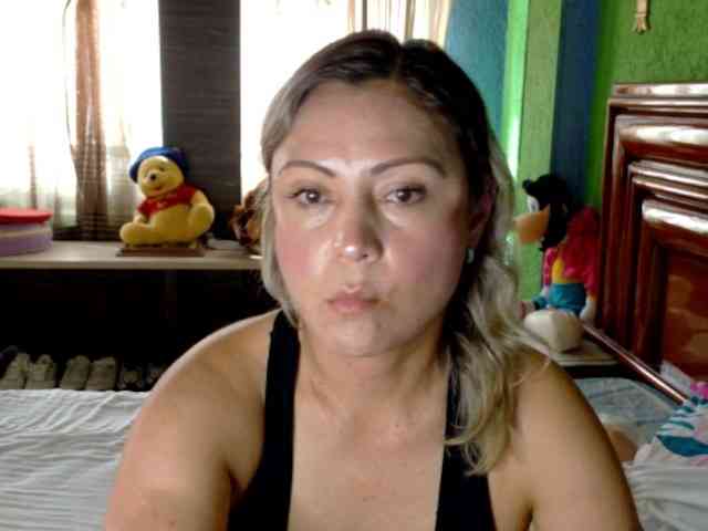 Charlizetheron1 webcam