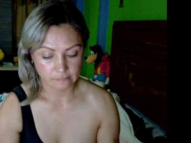 Charlizetheron1 webcam