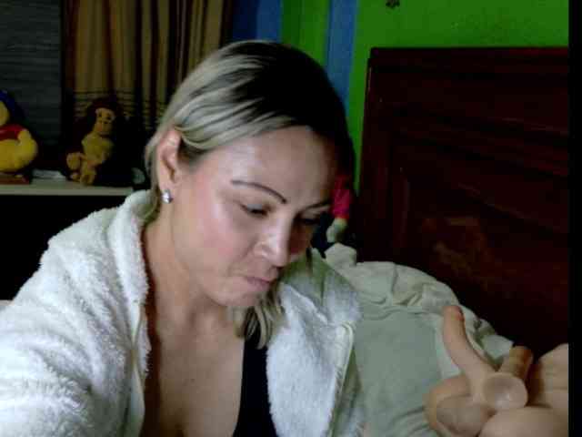 Charlizetheron1 webcam