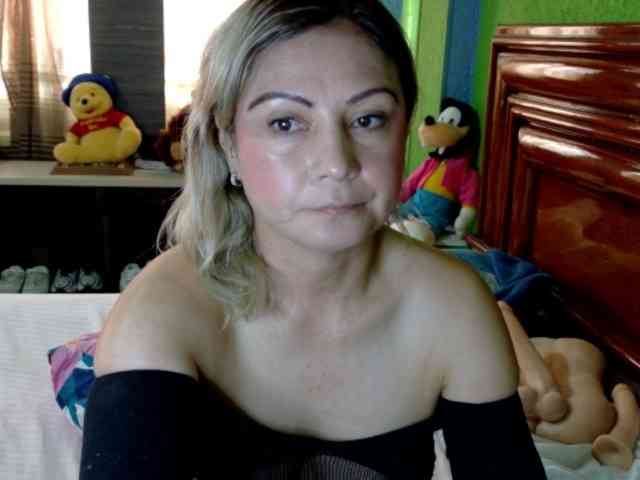 Charlizetheron1 webcam