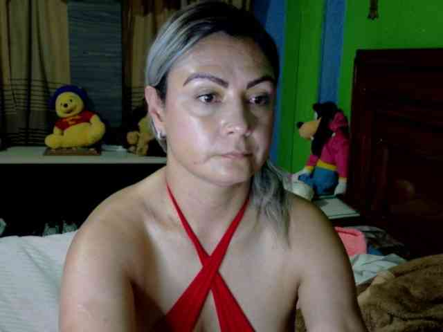 Charlizetheron1 webcam