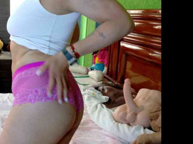 Charlizetheron1 webcam