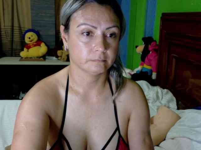 Charlizetheron1 webcam