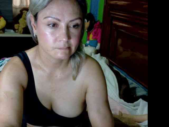 Charlizetheron1 webcam