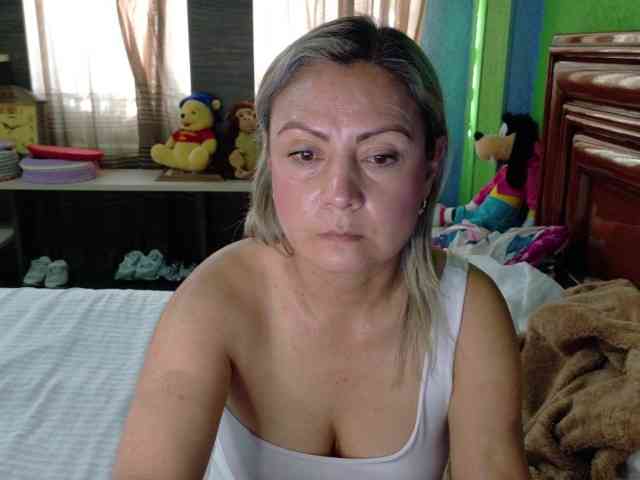 Charlizetheron1 webcam