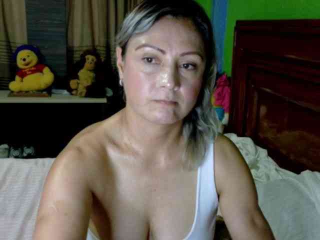 Charlizetheron1 webcam