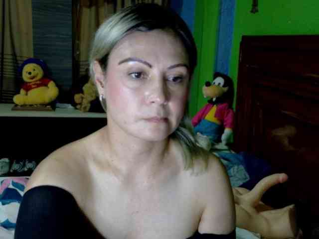 Charlizetheron1 webcam