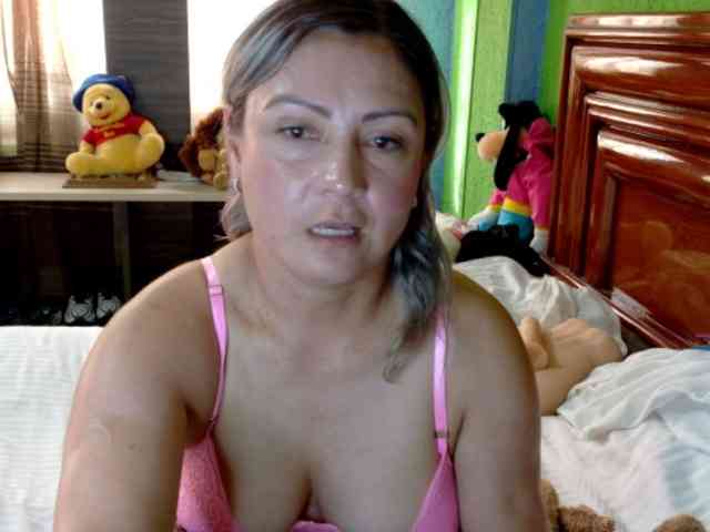 Charlizetheron1 webcam