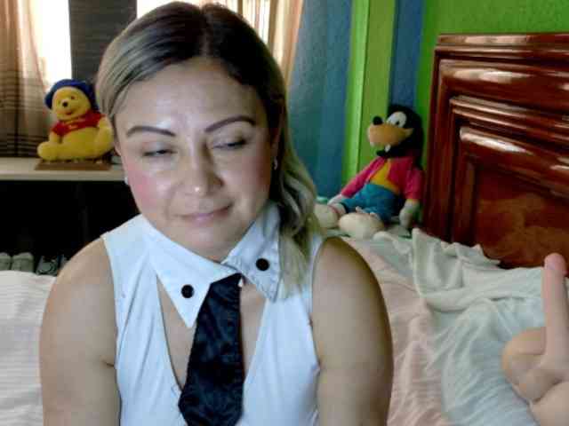 Charlizetheron1 webcam