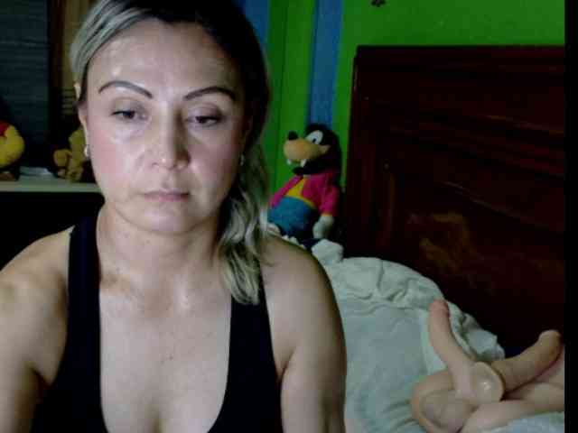 Charlizetheron1 webcam