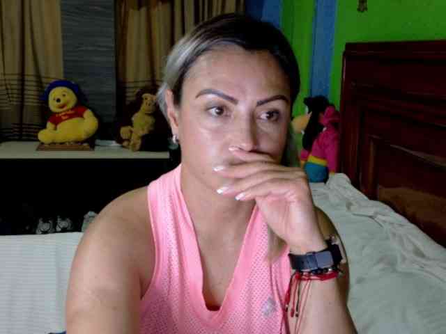 Charlizetheron1 webcam