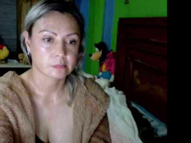 Charlizetheron1 webcam