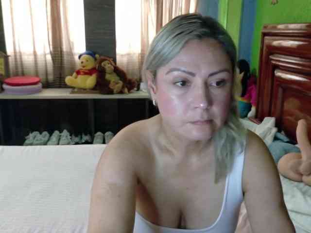 Charlizetheron1 webcam