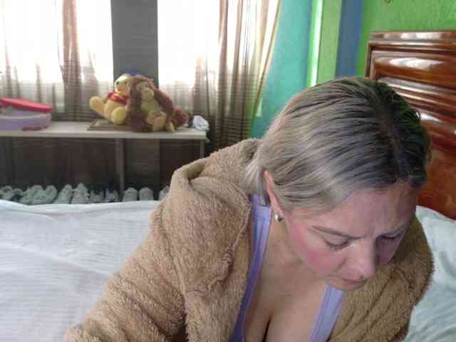 Charlizetheron1 webcam