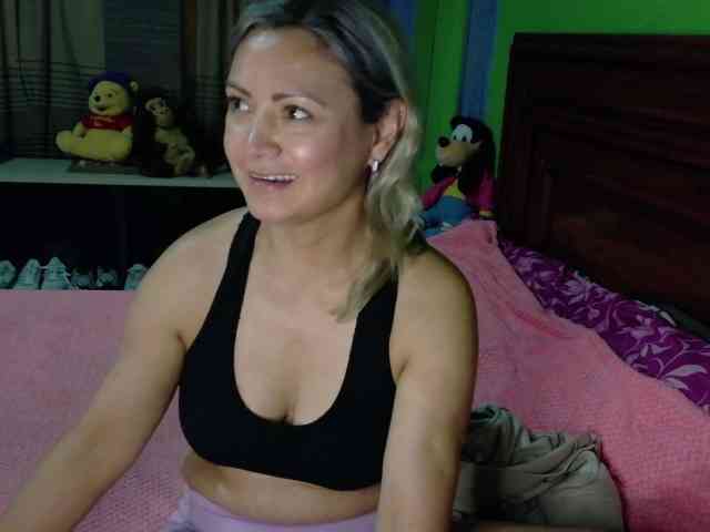 Charlizetheron1 webcam