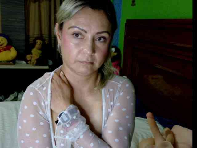 Charlizetheron1 webcam