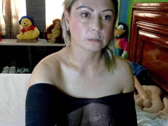 Charlizetheron1 webcam