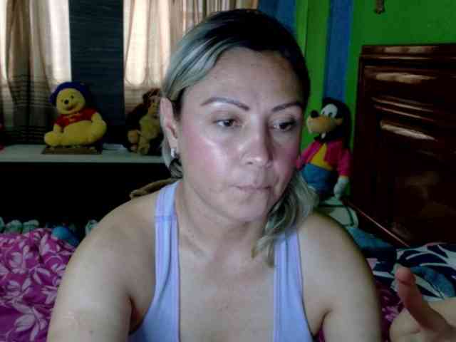 Charlizetheron1 webcam