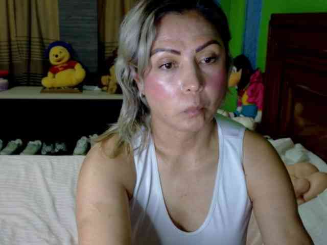 Charlizetheron1 webcam